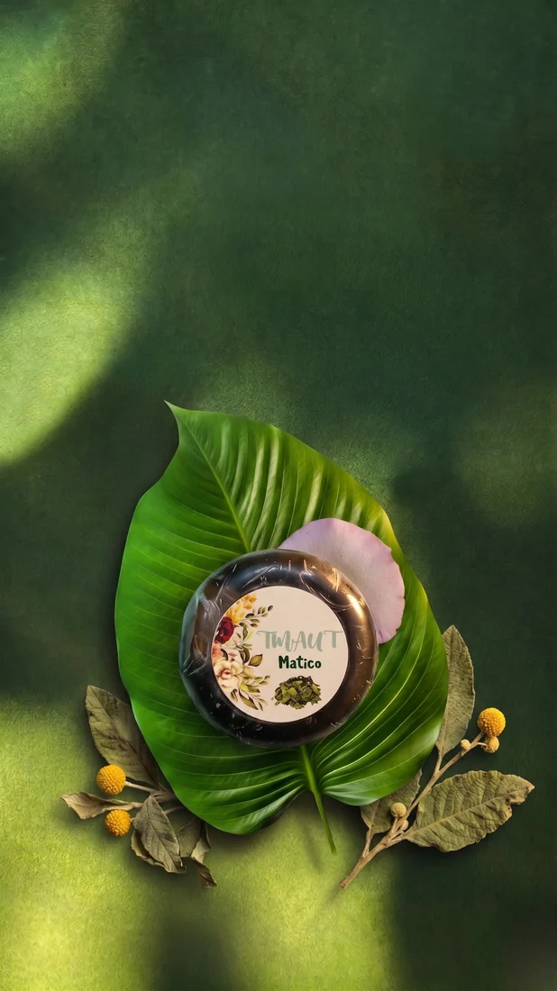 Jabón de mático TMAUT sobre hoja verde